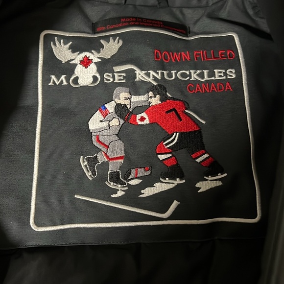 ORIGINAL STIRLING PARKA FUR color Black, size Medium I only wore it twice. - Picture 4 of 12